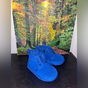 Size 9 Kids UGG Neumel II Boot Dive Boys Blue Suede Sheepskin S/N 1017320T